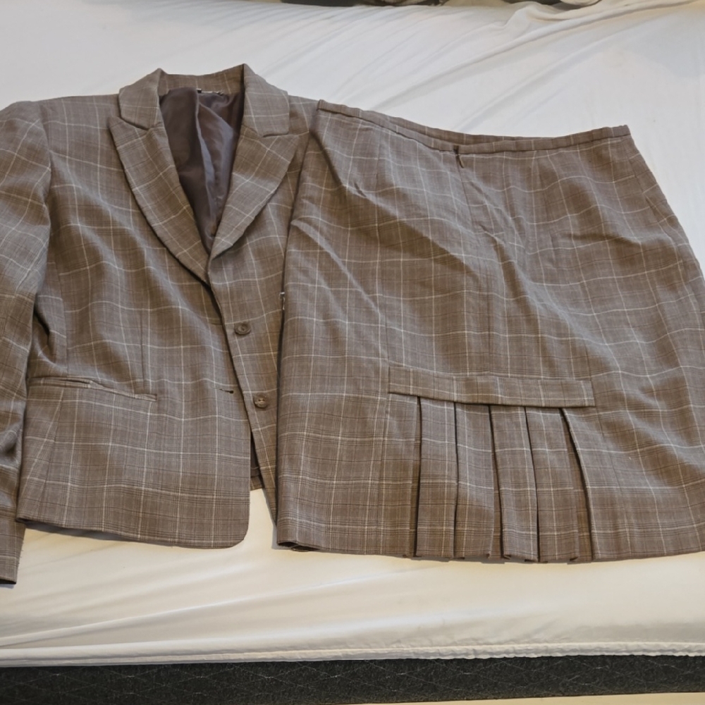Women's Brown Plaid Blazer